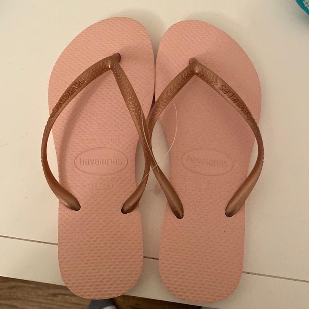 Havaianas flip flops size 6w